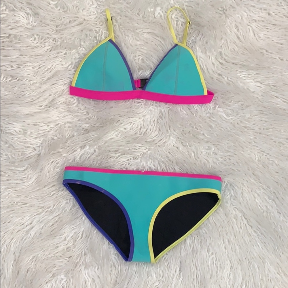 Triangl Bikini Set